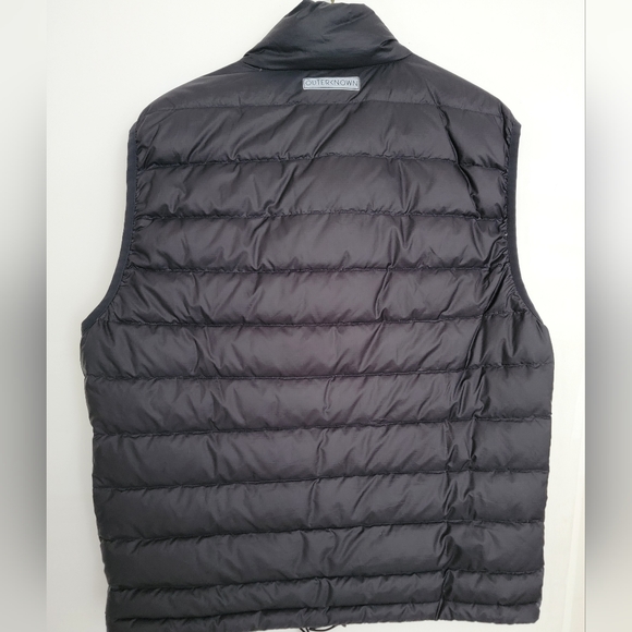 Mens Outerknown puffer vest. - Picture 2 of 5